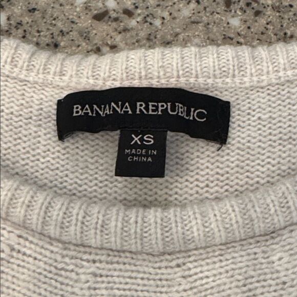 BANANA REPUBLIC Feather Touch Merino Wool/Cashmere Blend Off Shoulder Sweater - Picture 5 of 8